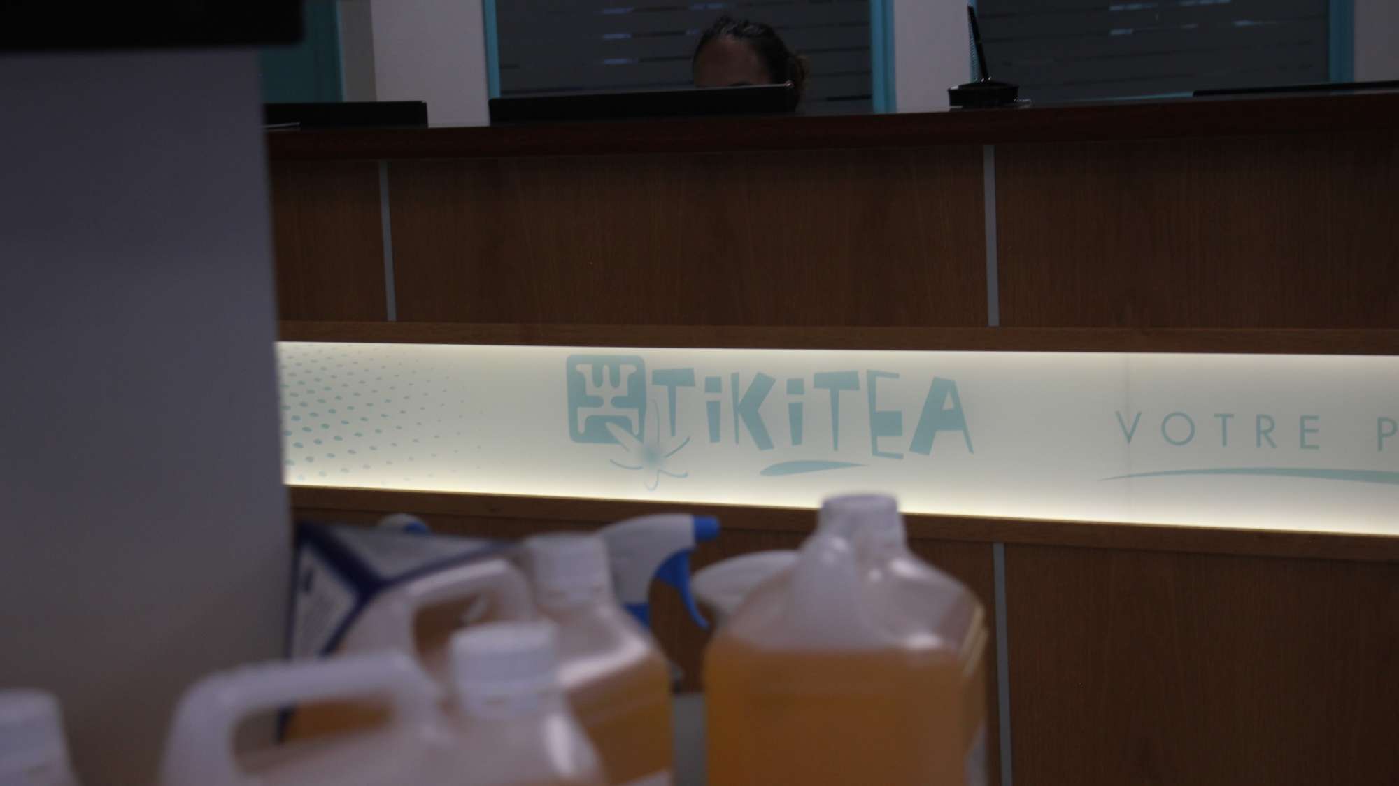Tikitea, votre partenaire hygiène en Polynésie Française - Nos produits -  USTENSILES DE NETTOYAGE - Balayage sec et humide - Brosserie sanitaire -  Combiné wc en inox brossé